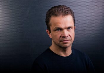 Cezary Konrad – prowadzący warsztaty jazzowe z perkusji